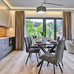 Superior Z Prywatna Balia I Ogrodem - Belle View & - By Royal Aparts Appartamento Szklarska Poręba