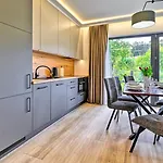 Superior Z Prywatna Balia I Ogrodem - Belle View & - By Royal Aparts Appartamento