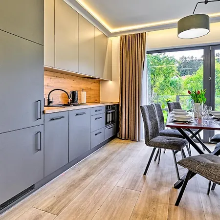 Superior Z Prywatna Balia I Ogrodem - Belle View & - By Royal Aparts شقة