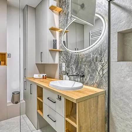 شقة Superior Z Prywatna Balia I Ogrodem - Belle View & - By Royal Aparts شكلارسكا بوريبا