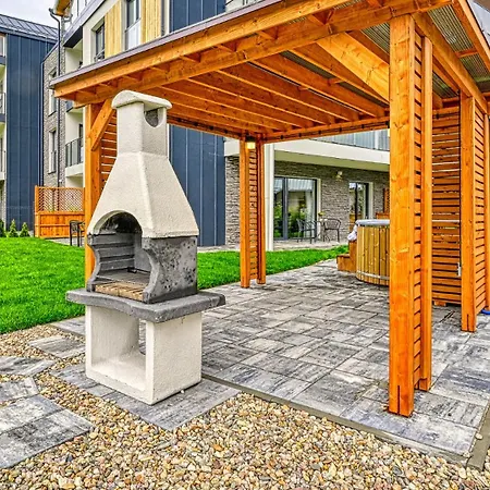 Superior Z Prywatna Balia I Ogrodem - Belle View & - By Royal Aparts شكلارسكا بوريبا