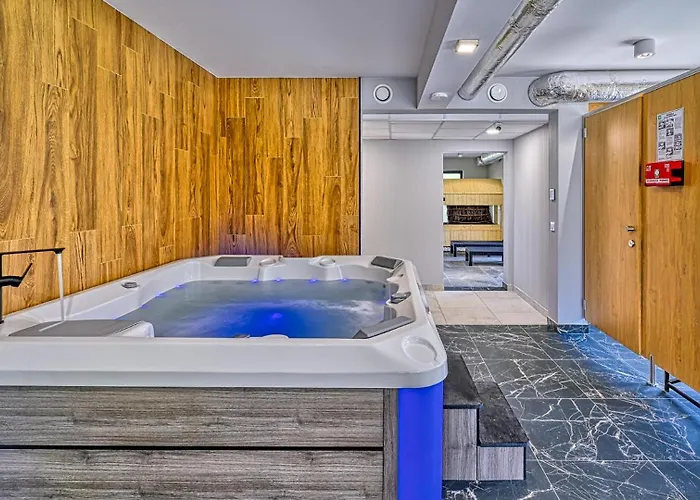 Superior Z Prywatna Balia I Ogrodem - Belle View & - By Royal Aparts *