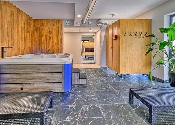 Superior Z Prywatna Balia I Ogrodem - Belle View & - By Royal Aparts Apartment