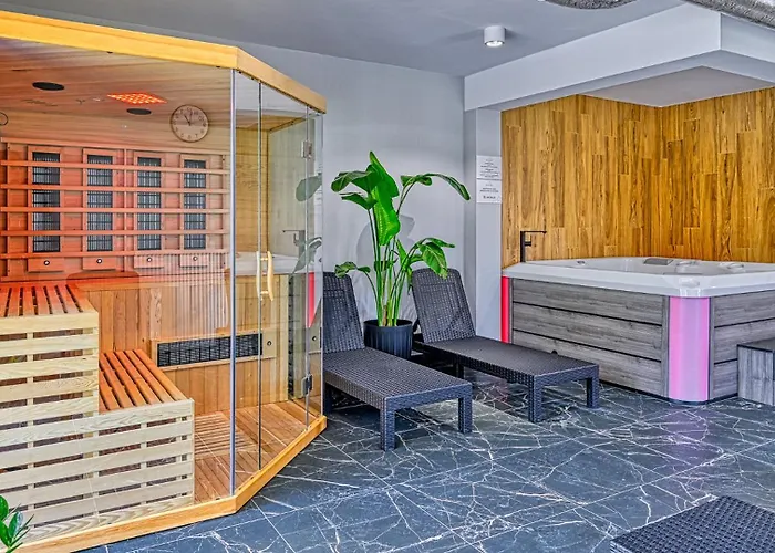 Superior Z Prywatna Balia I Ogrodem - Belle View & - By Royal Aparts